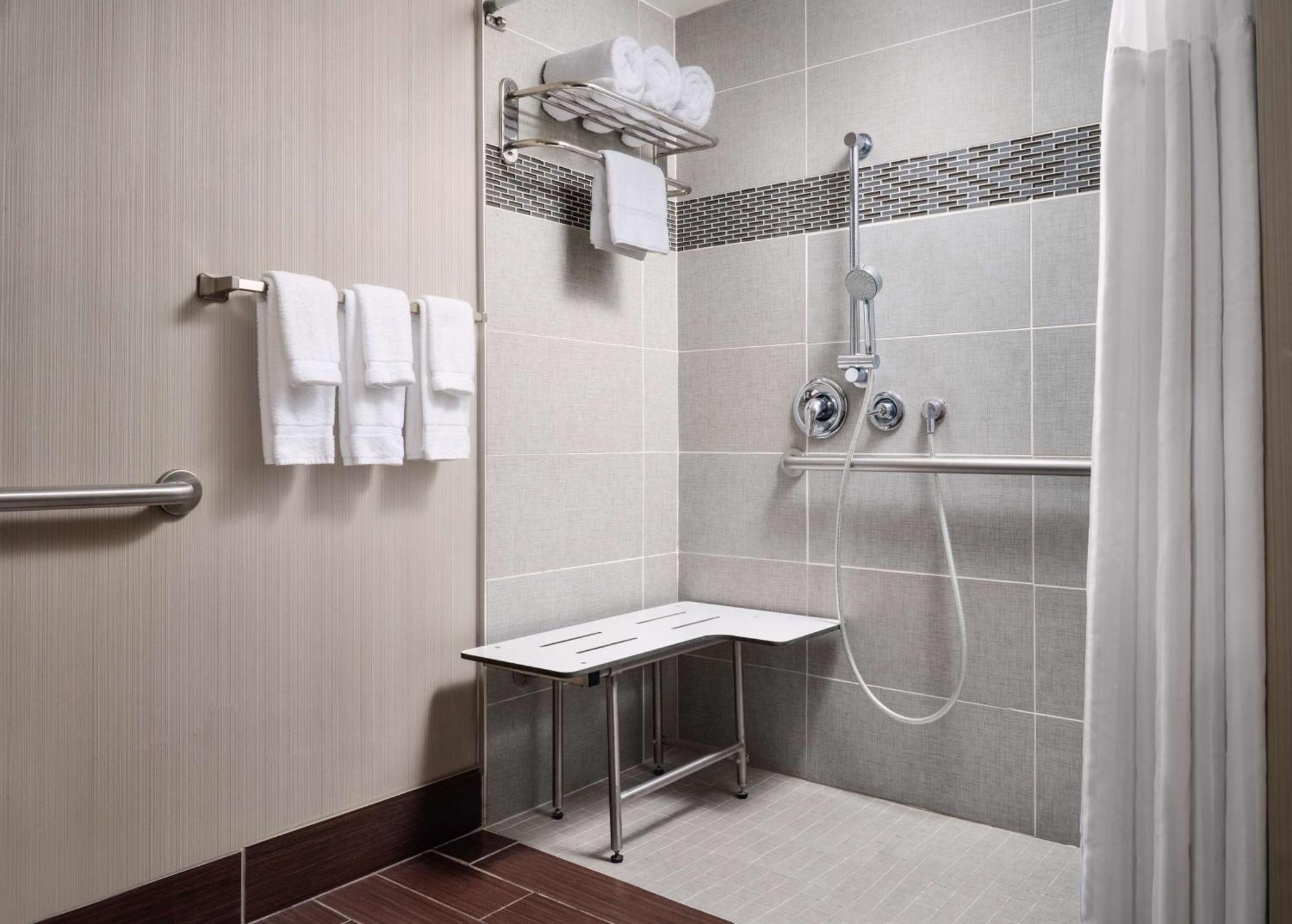Hilton Garden Inn Los Angeles/Redondo Beach Exterior photo
