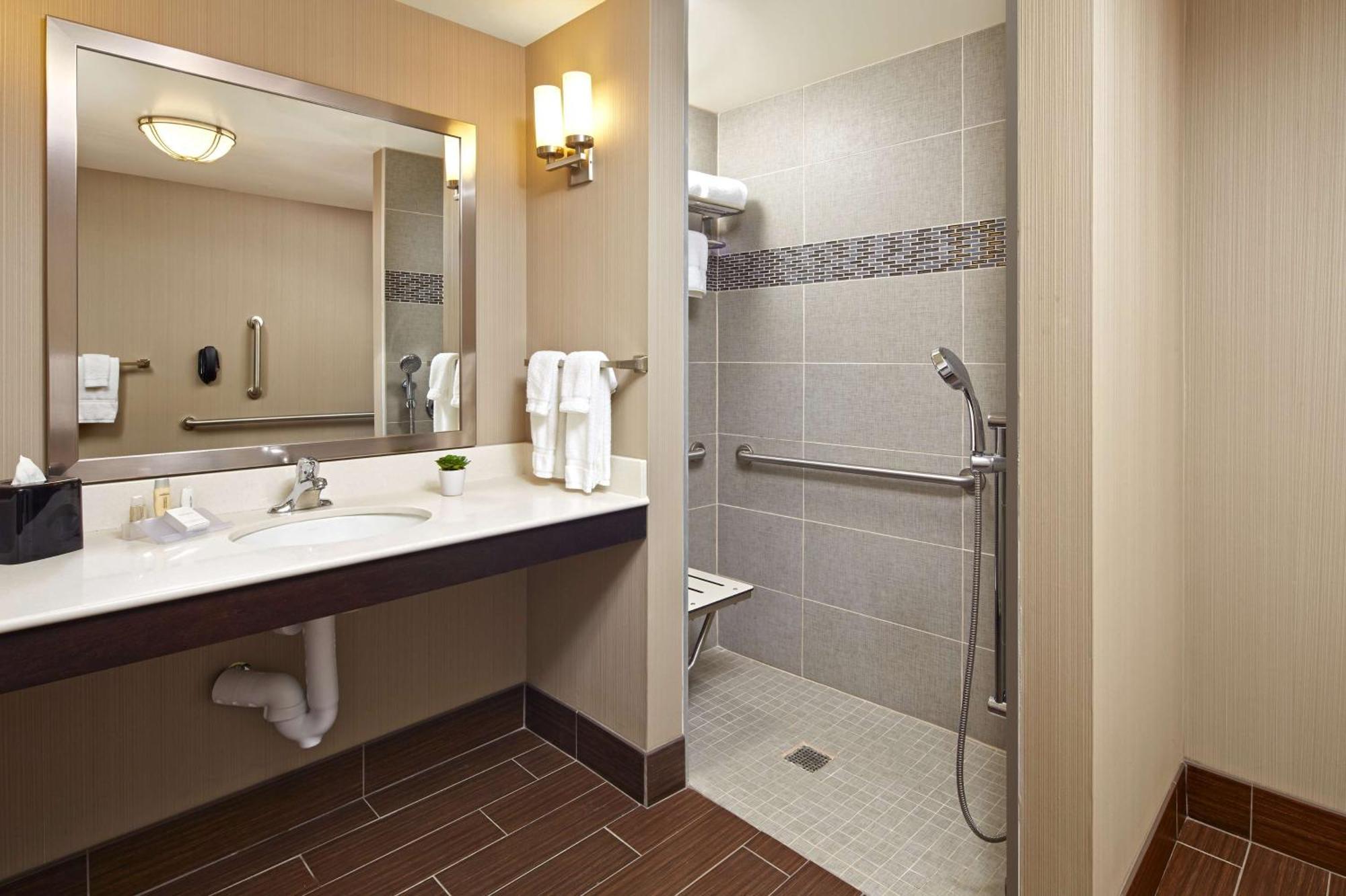 Hilton Garden Inn Los Angeles/Redondo Beach Exterior photo